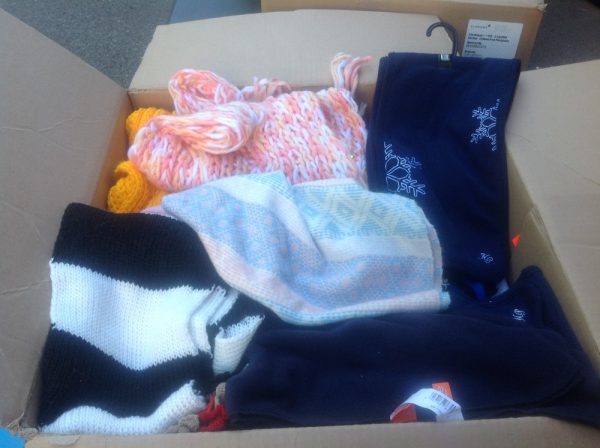lot 1500 tuques,mitaines,foulards assortis neufs Vêtements Automne Hiver Lots de surplus Batch3