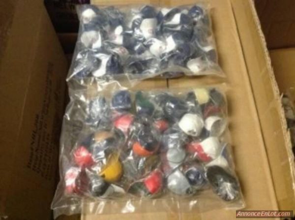lot 150 Boxes of 900 Items NHL Hockey, 25¢ to 35¢ch Promotional Lots Lots de surplus 1aabb
