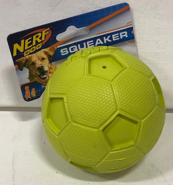 Lot 34 Ballons Football Nerf Squeaker 7″ pour Chiens Accessoires Animaux Lots de surplus 4w