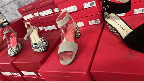 sa1 Lot 1800 Paires Chaussures pour Femmes Sacha London