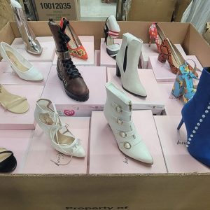 c2 Lot 100 Paires Chaussures Femmes Marque Kelly Loves Kenny